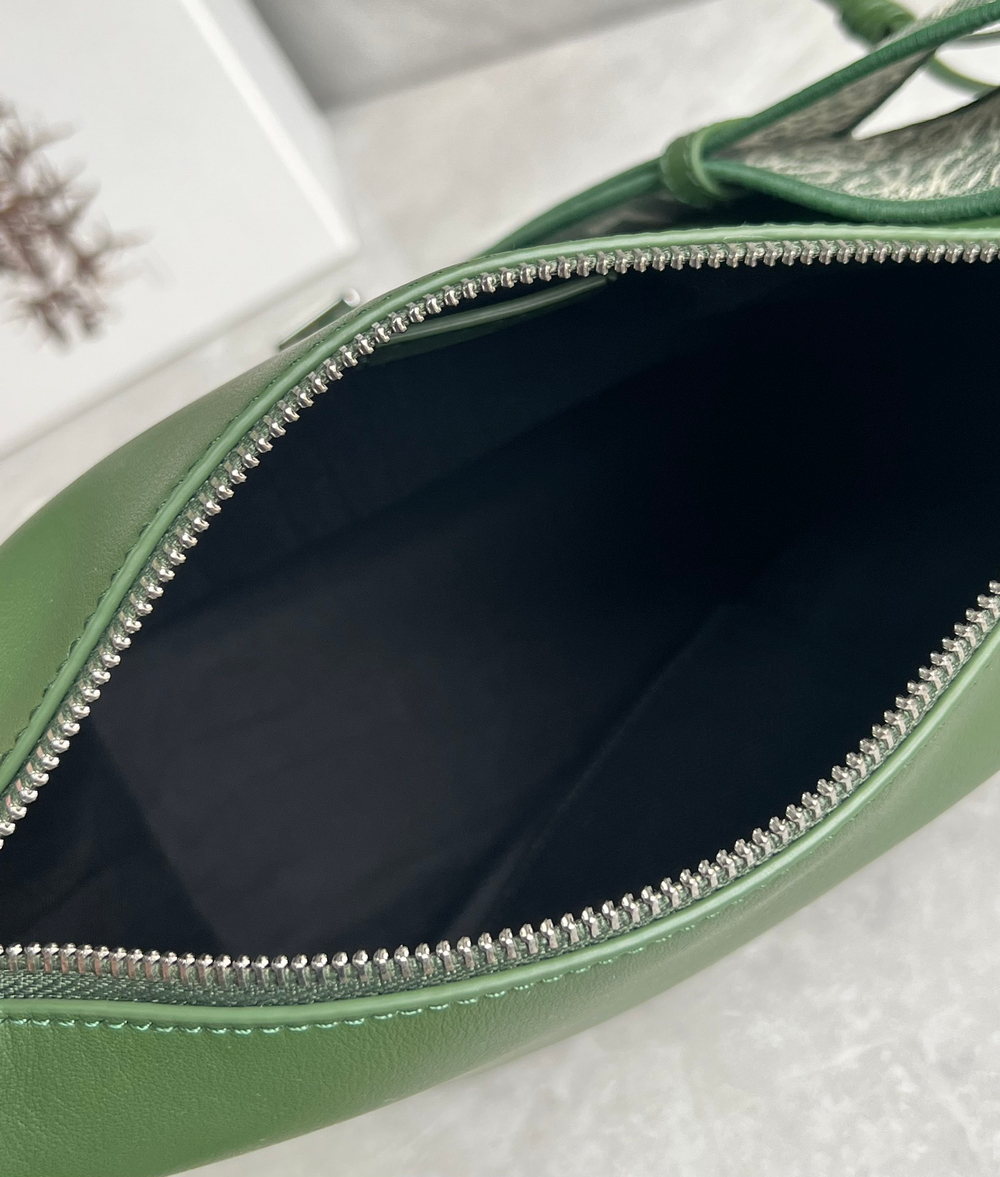 Loewe Small Cubi Crossbody 29 cm