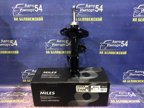 Стойка передняя правая TOYOTA PRIUS 2010-2015