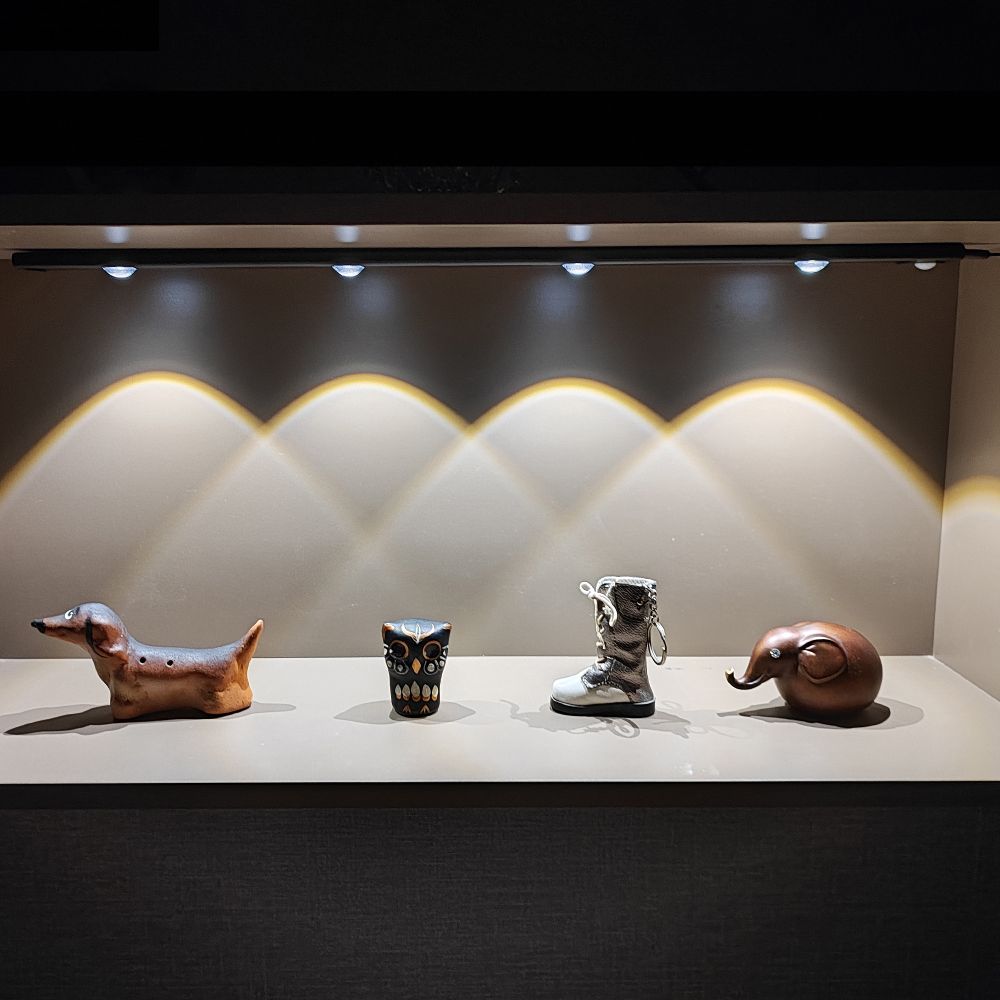 ULI-F50-5W-4000K SENSOR IP40 BLACK Светильник светодиодный для мебели с сенсором движения и освещенности. 600мм. ТМ Uniel