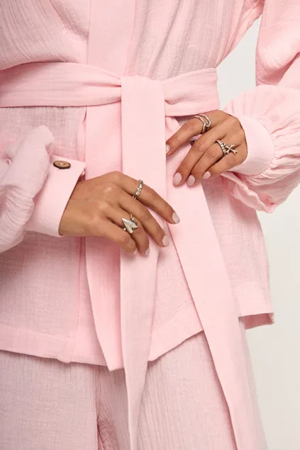 Кимоно на поясе из муслина нежно-розового цвета
