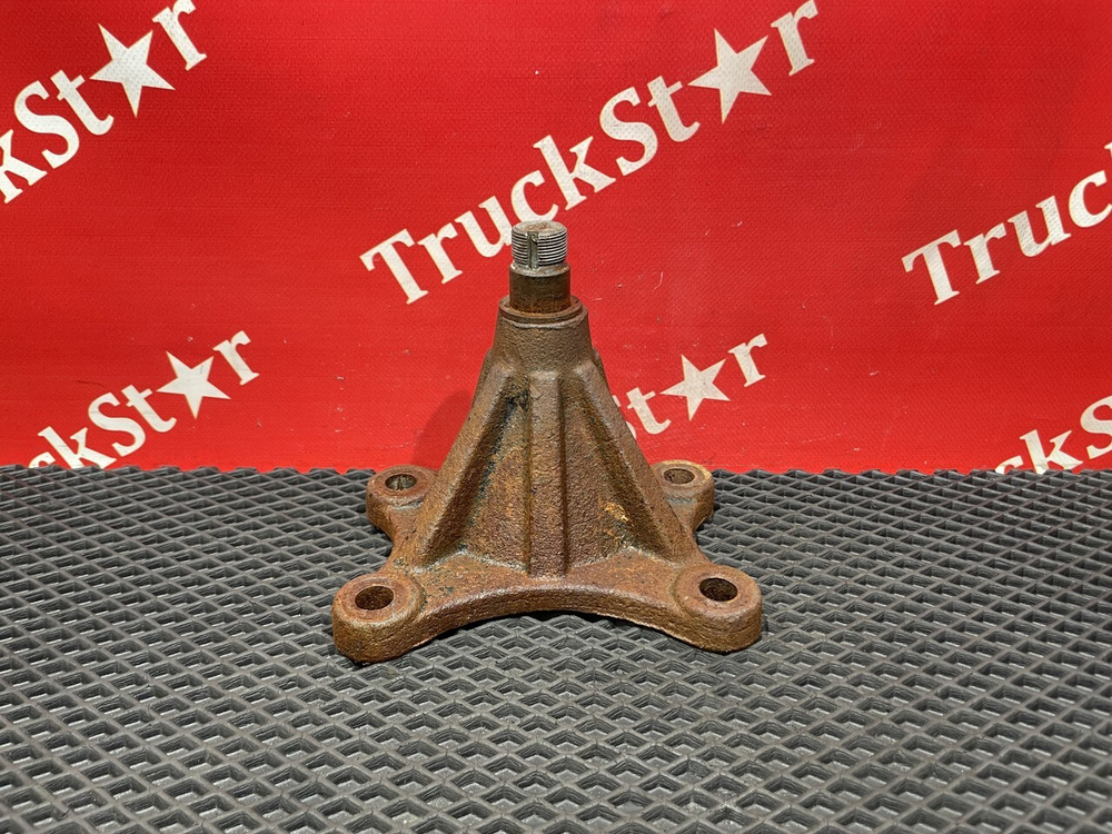 Кронштейн цилиндра подъема кабины 2023г.