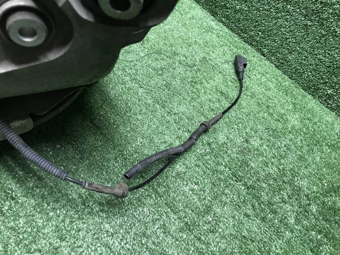 Суппорт тормозной задний LR Discovery Sport 19-нв