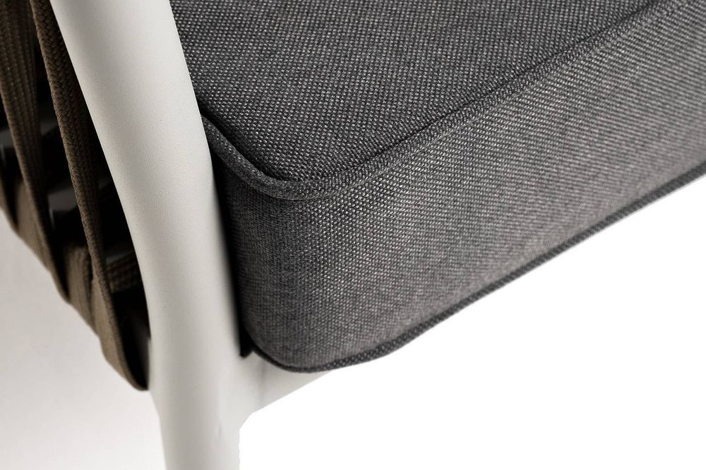 "Касабланка" диван 3-местный плетеный из роупа, каркас алюминий светло-серый (RAL7035) муар, роуп серо-коричневый 23мм, ткань серая 017