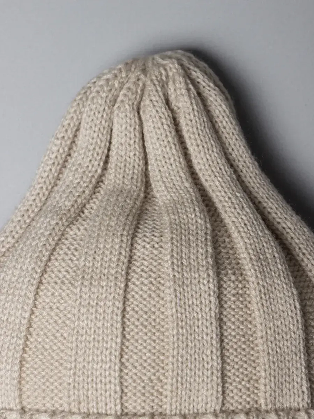 Шапка детская на осень и снуд с завязками