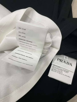 Футболка Prada