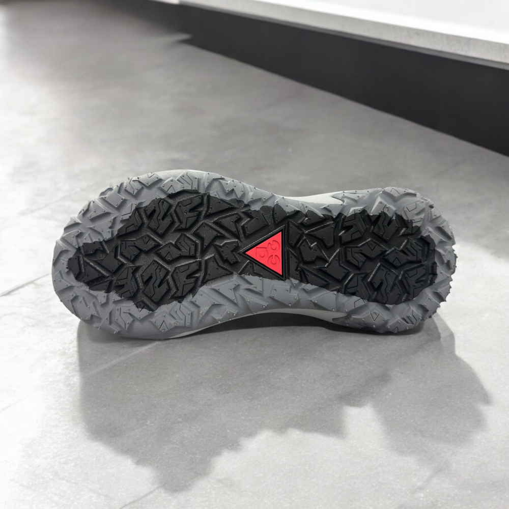 Nike Acg Mountain Fly 2 Low • Gray Red