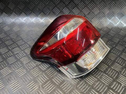 стоп левый Toyota Corolla Fielder NZE161 164 NKE165 13-106