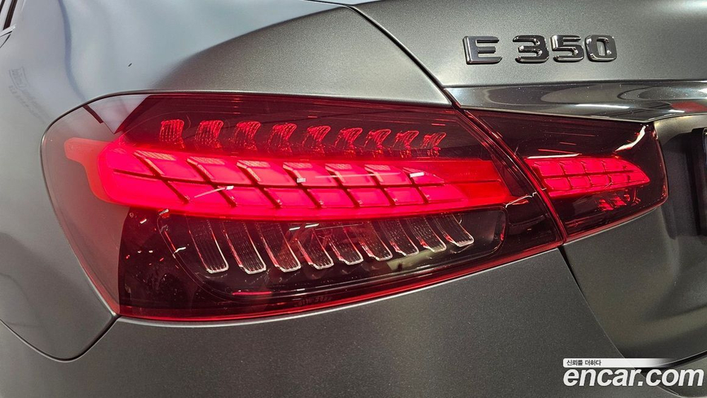 Mercedes-Benz E-Class W213 E350 4MATIC AMG Line (08.2022)