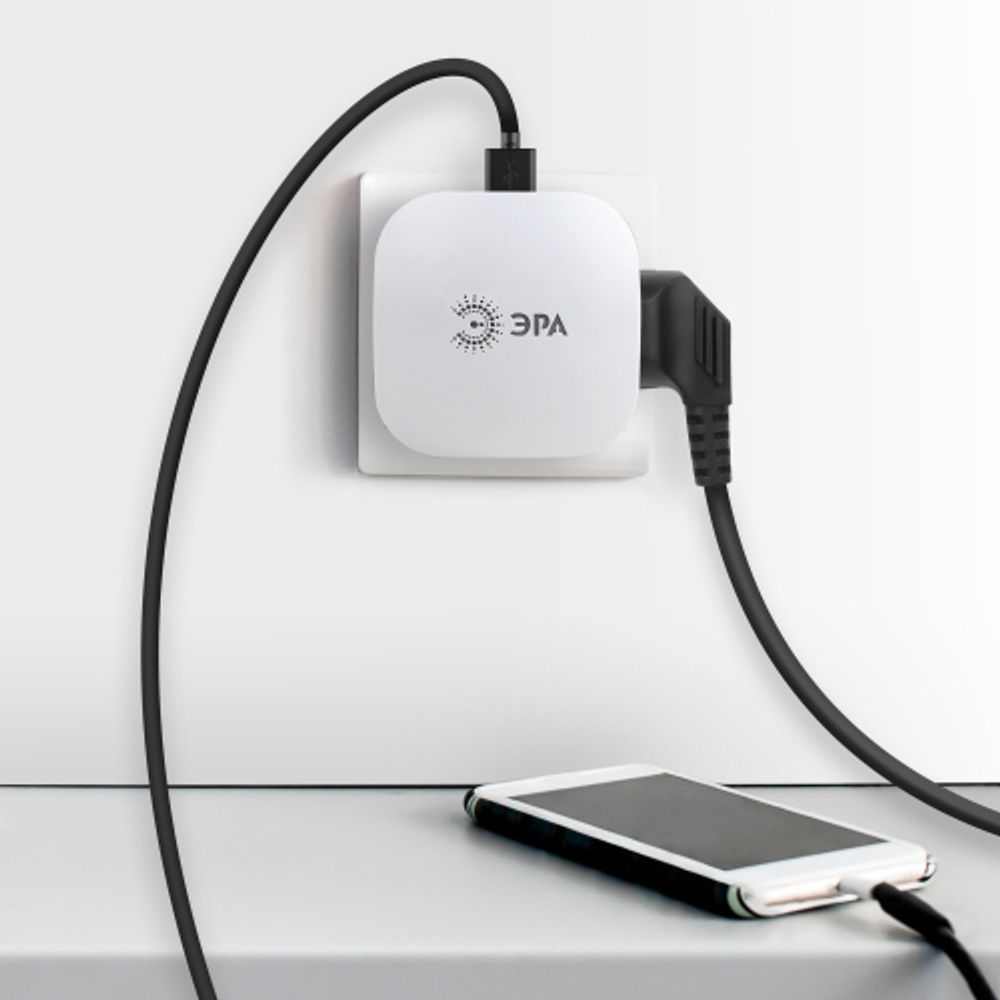 Разветвитель электрический ЭРА SP-3e-USB-2A на 3 розетки + 2 USB с заземлением со шторками 16А белый