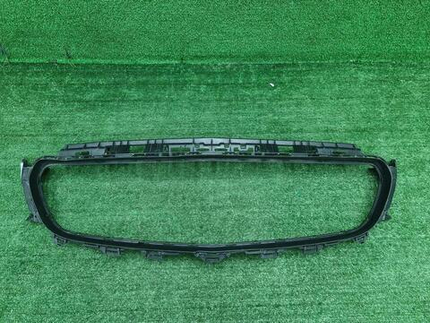 Кронштейн решетки радиатора Mercedes E C238 16-21