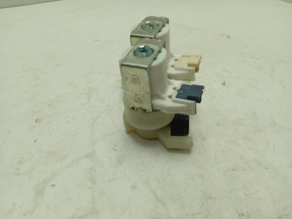 IWSD51051 кт129 Клапан подачи воды для стиральной машины Indesit IWSD51051 б/у
