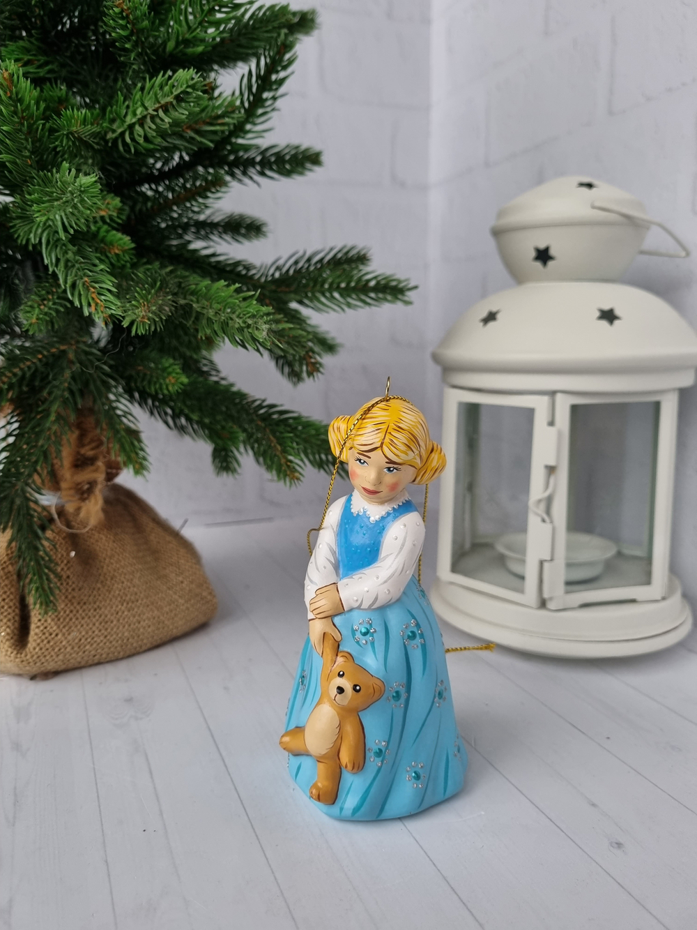 Девочка с мишкой ёлочная игрушка из фарфора