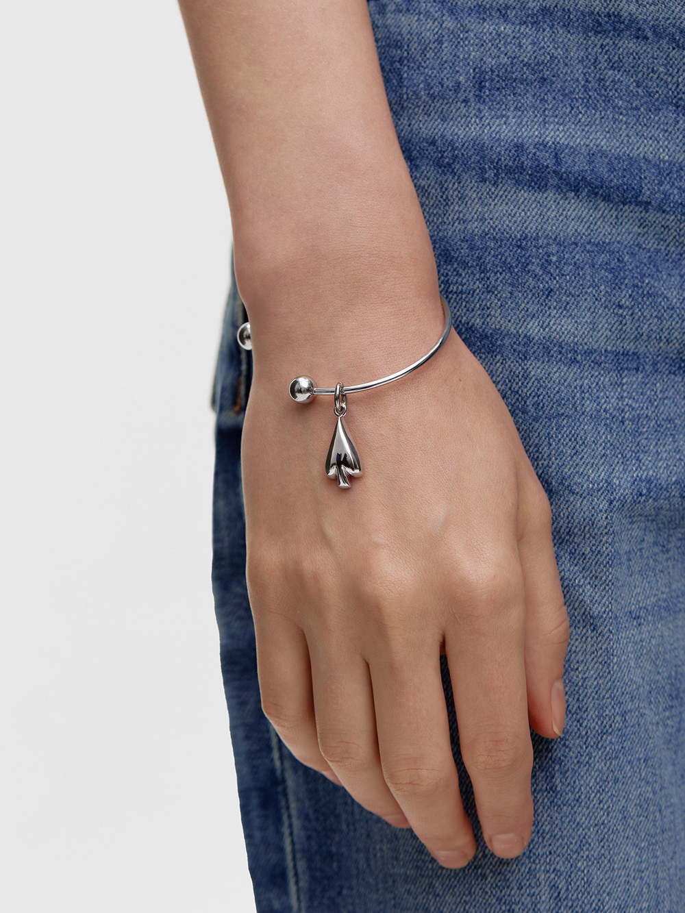 БРАСЛЕТ С ПОДВЕСКОЙ "SPADE".