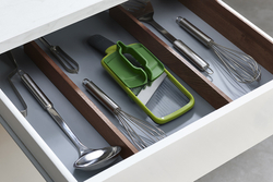 Терка с держателем для продуктов Joseph Joseph Mandoline зеленая