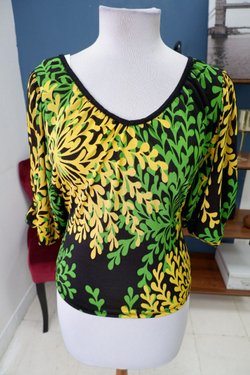 Блузка яркая 46 размер