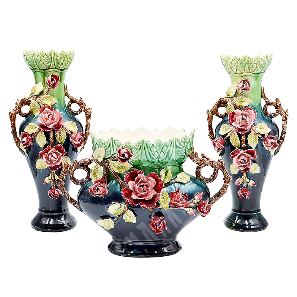 Гарнитур из двух интерьерных ваз и жардиньерки. Майолика, барботин, роспись. Франция. к. XIX в.