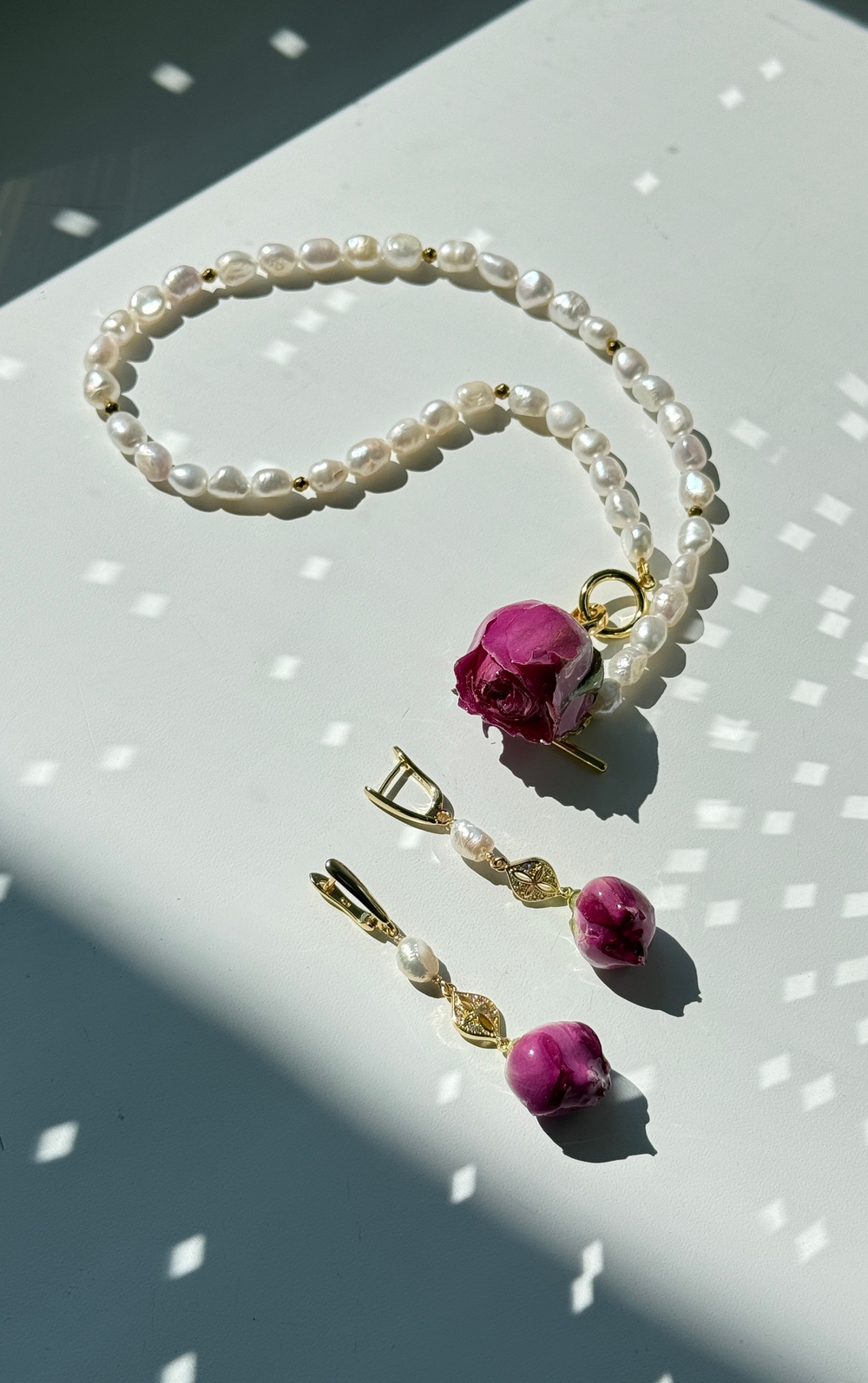 Комплект: колье и серьги ROSES