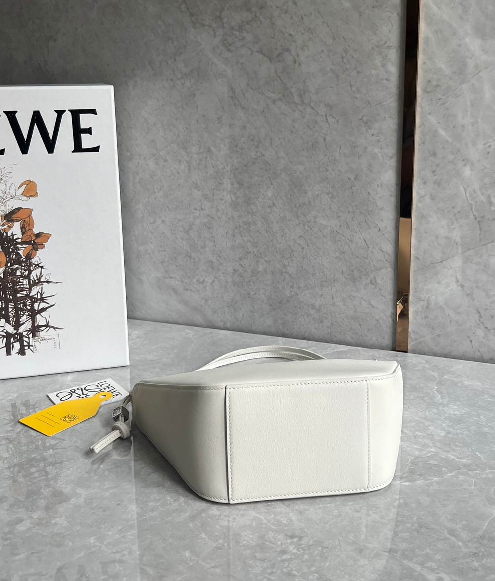 Loewe Mini Hammock Hobo 28 cm