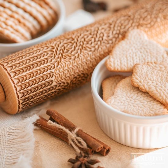 Скалка с узором Вязка с косичкой