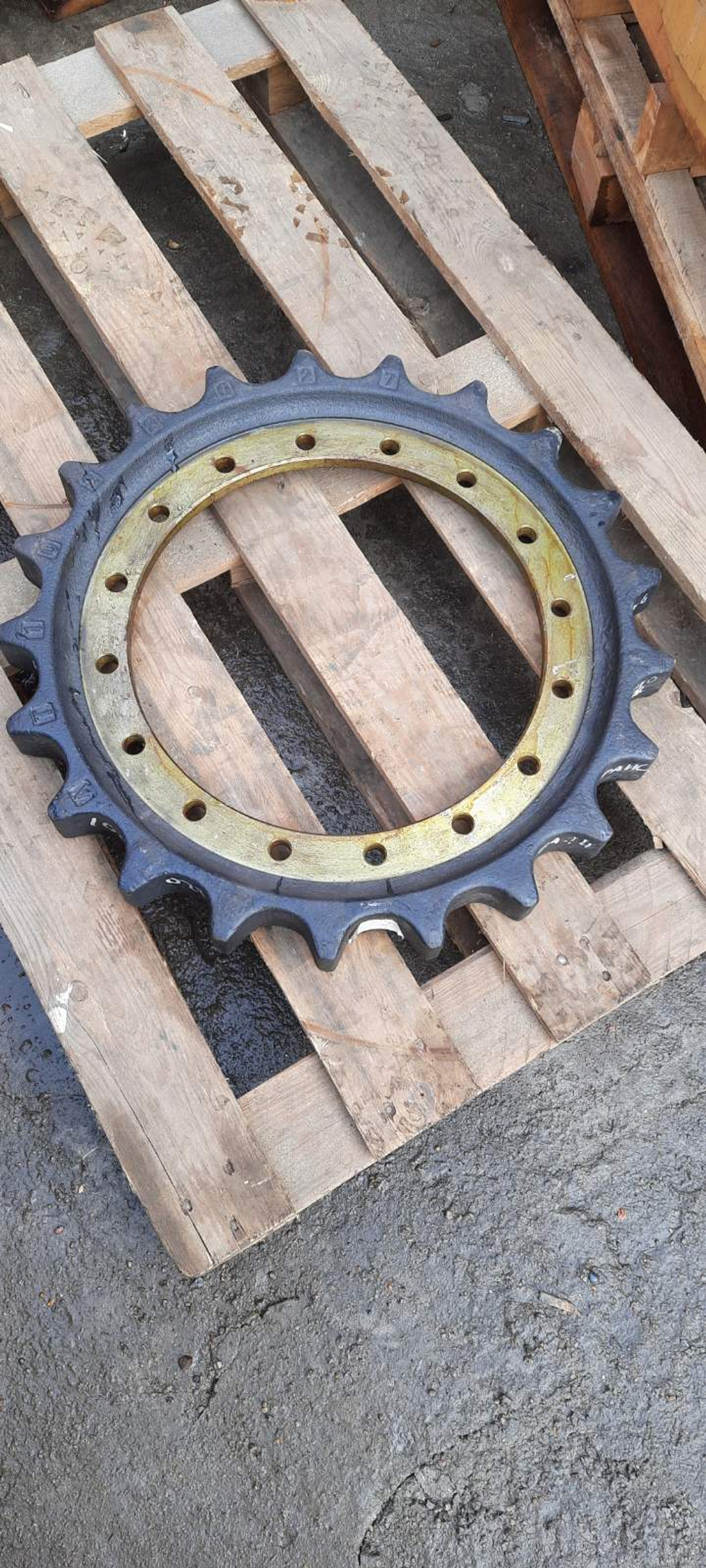 Звездочка Hitachi ZX135US