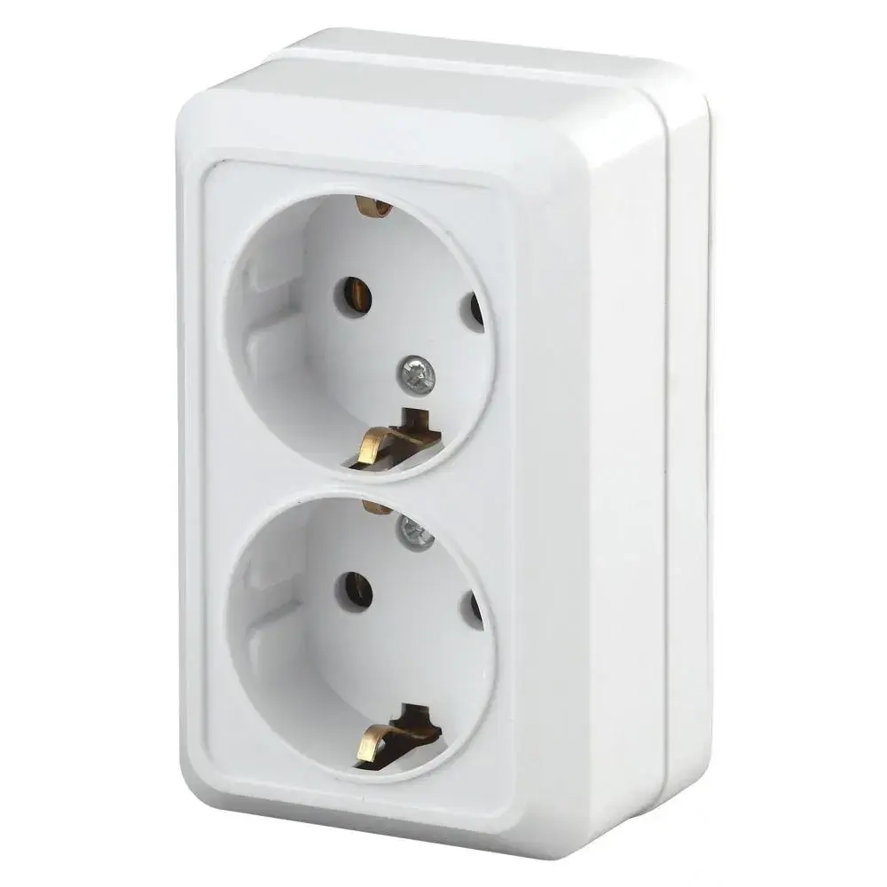 Розетка Intro Quadro 2-204-01 с заземлением двойная 2х2P+E Schuko 16А-250В IP20 открытой установки белая
