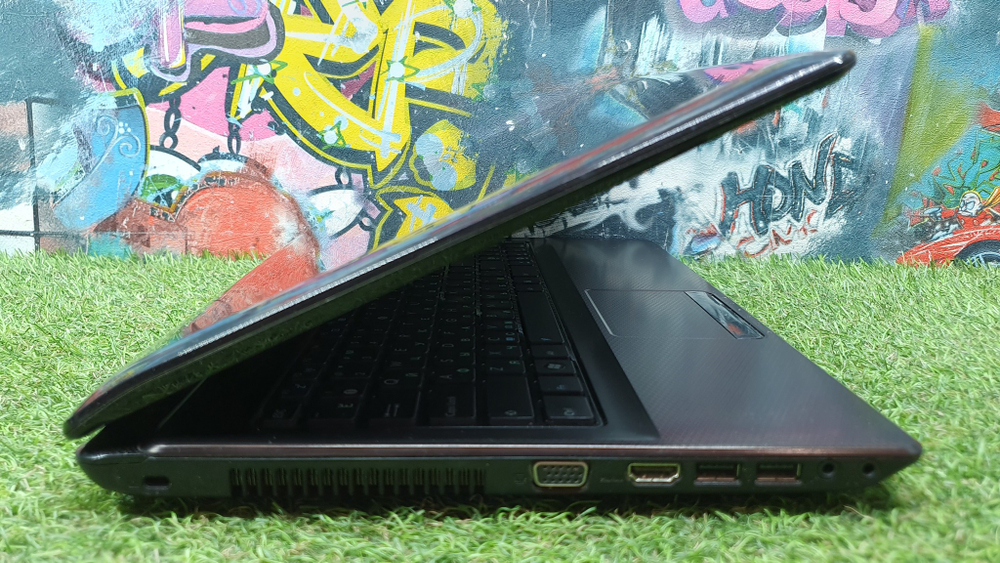 Ноутбук ASUS i3/4 Gb