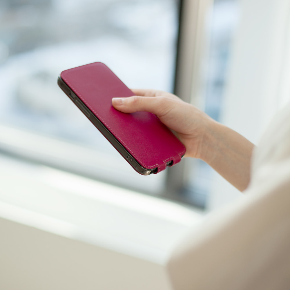 Чехол кожаный для iPhone 12 Pro Max цвета фуксии