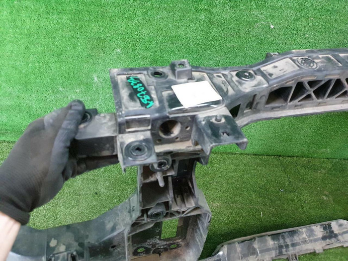 Телевизор Genesis GV70 (2020-н.в.)