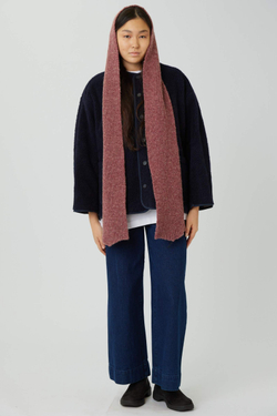 Шарф с капюшоном брусничного цвета