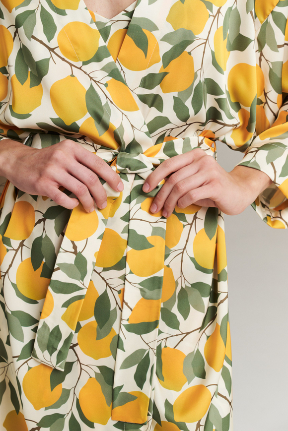 Шелковый халат-кимоно с лимонами