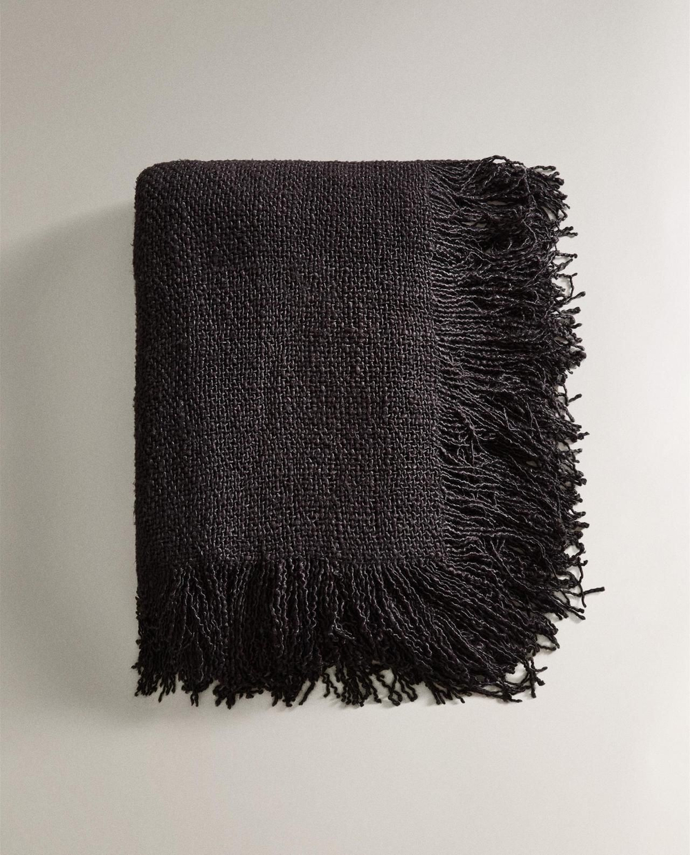 Zara Home - Декоративный плед с бахромой, черное, 140x190 см