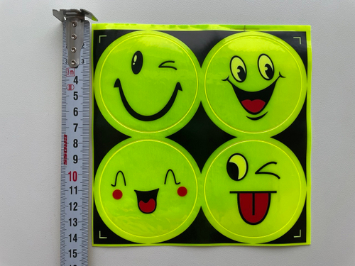 Светоотражатель (Смайлики - Настроение) наклейка на автомобиль, в наборе 4 шт., стикер на стекло (1 шт.)