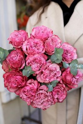 Букет из пионовидных розовых роз