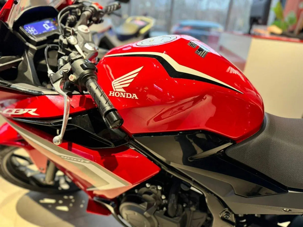 Honda CBR400R