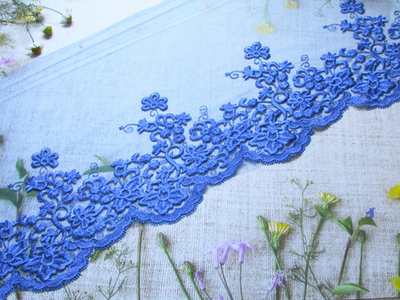 Вышивка на сетке, ш. 29 см.