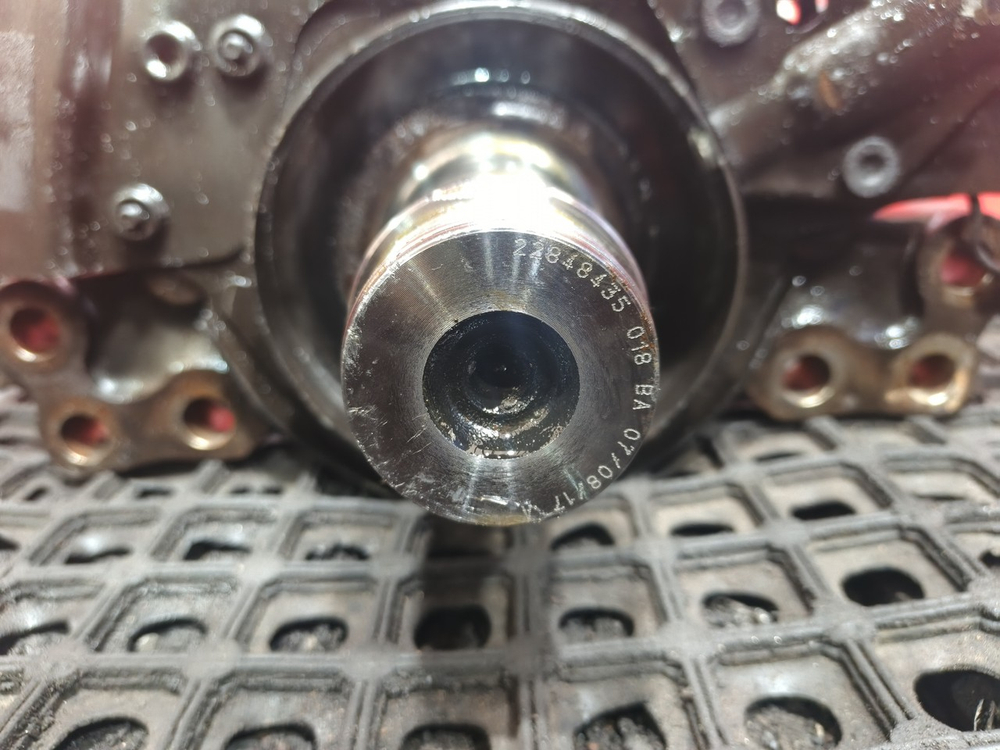 Кулак поворотный левый