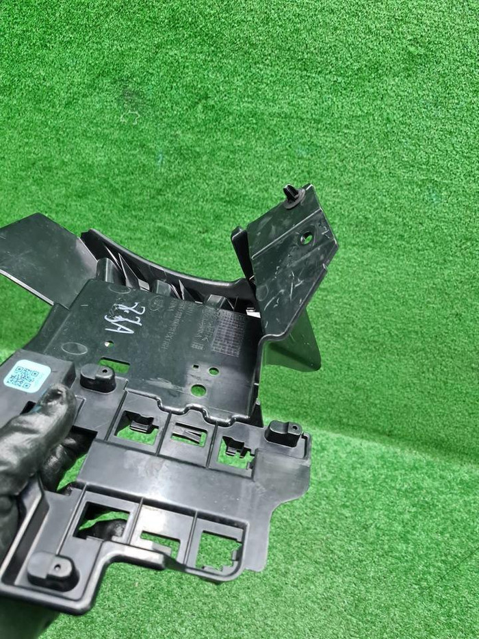 Кронштейн бампера задний LR Discovery Sport 19-нв