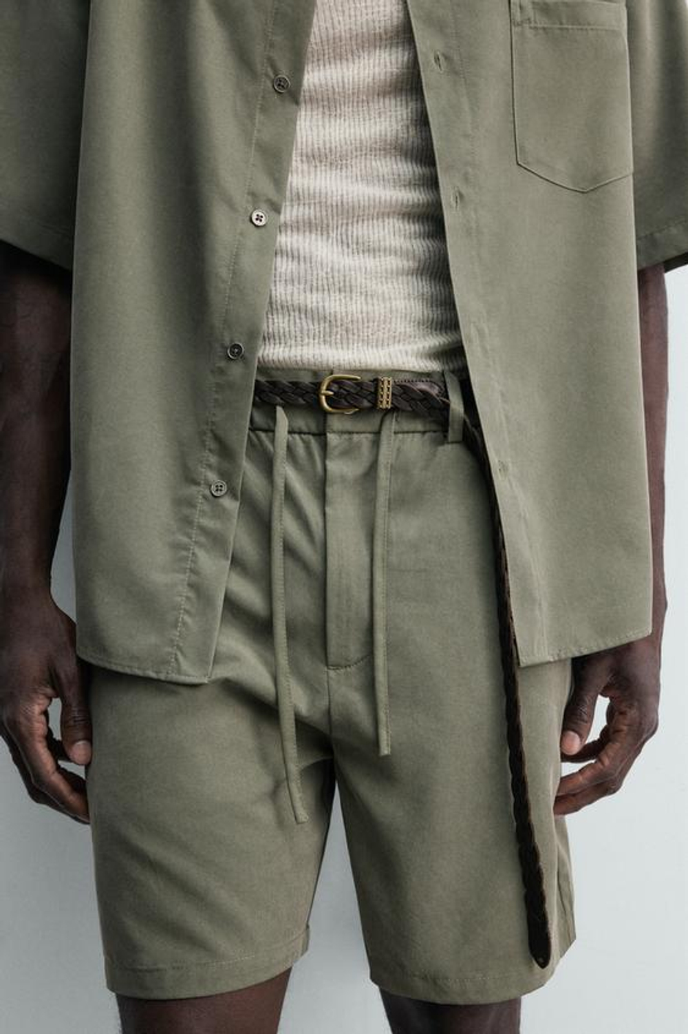 ZARA СТРУЯЩИЕСЯ ШОРТЫ RELAXED FIT, ТЕМНО-ЗЕЛЕНЫЙ