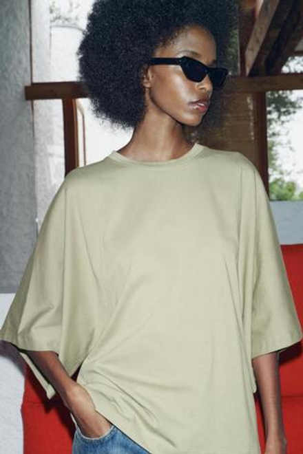 ZARA ХЛОПКОВАЯ ФУТБОЛКА С РУКАВАМИ КИМОНО, СВЕТЛЫЙ ХАКИ
