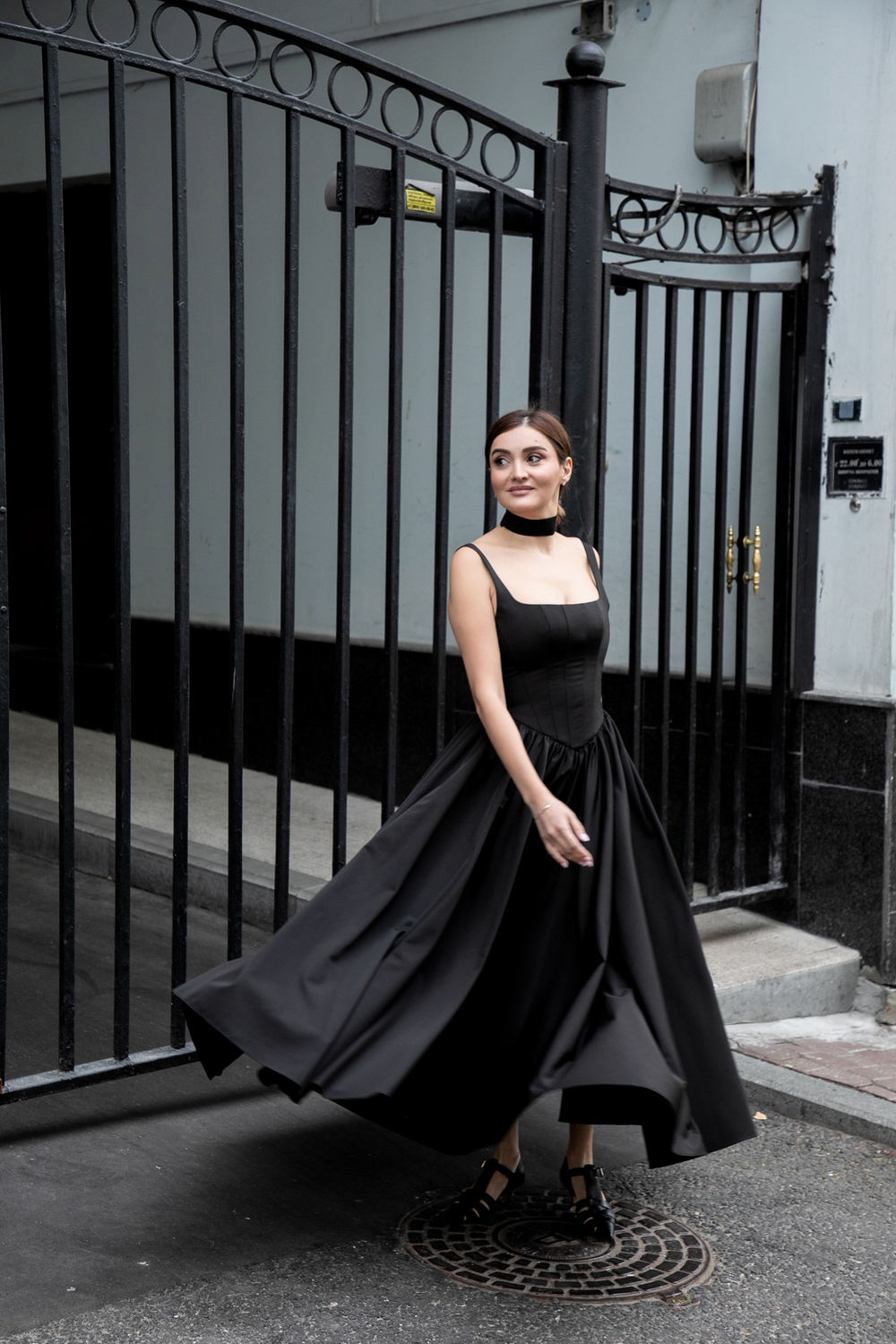 Платье с чокером