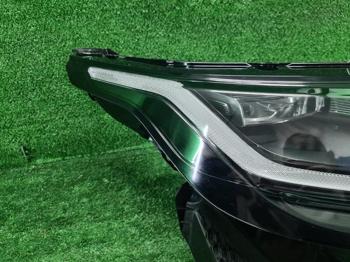 Фара правая Range Rover Velar (2017-2023) LED