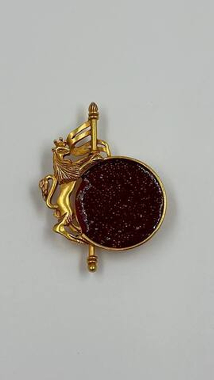 Брошь Лев