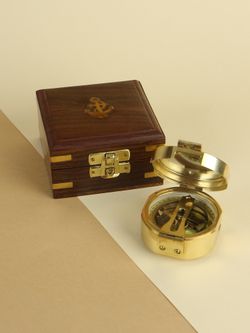 Nautical Морской компас Brunton в деревянном футляре Лого: Made for Royal Navy