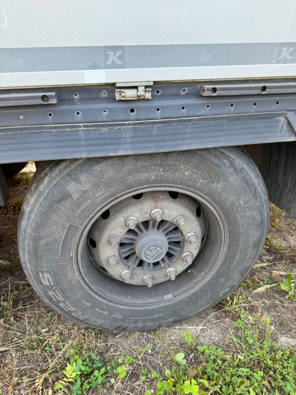 Kassbohrer MAXIMA Полуприцеп бортовой MAXIMA