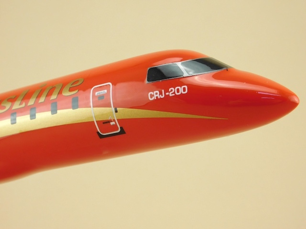 Модель самолета CRJ-200 (М1:72, РусЛайн - red)