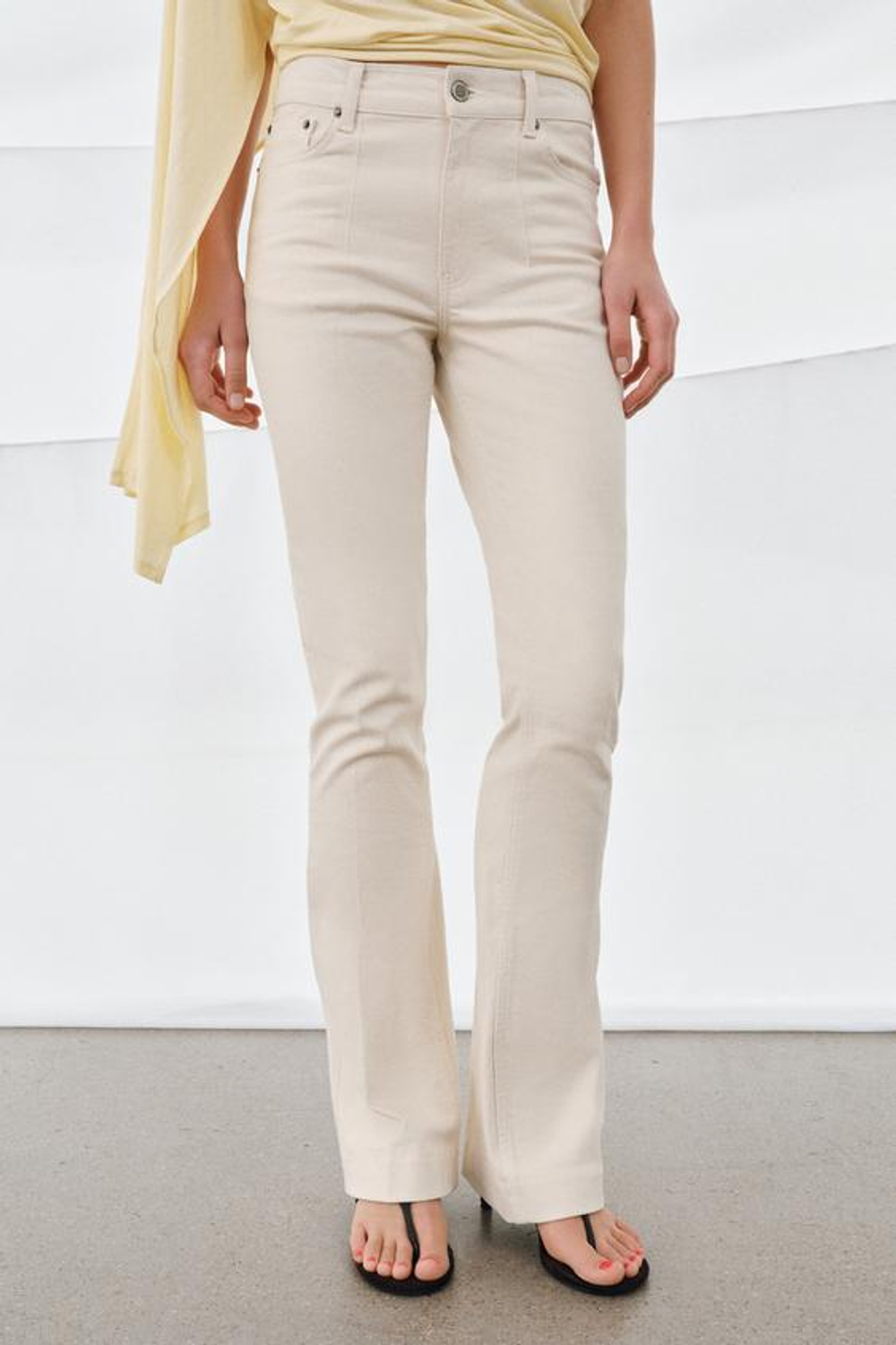 ZARA ДЖИНСЫ ZW BOOTCUT СО СРЕДНЕЙ ПОСАДКОЙ, ЭКРЮ