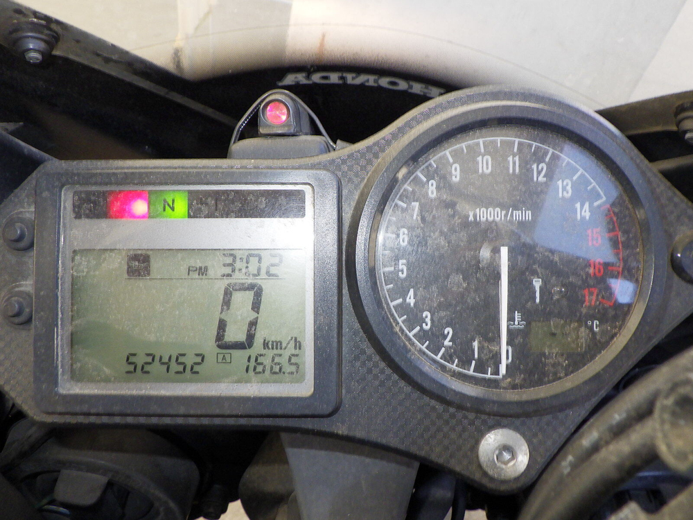 Honda CBR600F JH2PC35E11M208076