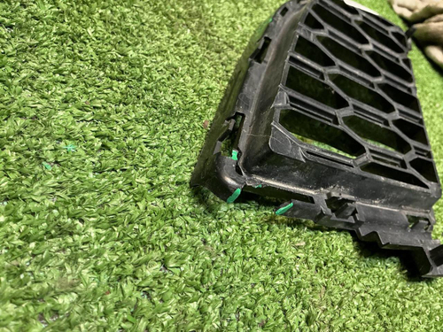 Решетка бампера правая BMW 3er G20 (18-22) M-paket