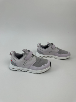 Кроссовки ON