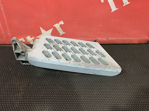 Ступенька левая